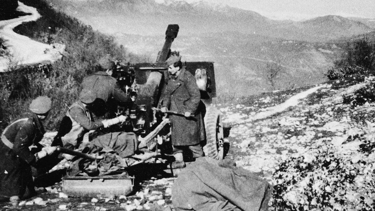 Τη νύχτα της 30ής προς 31η Μαρτίου, μια ομάδα ενόπλων υπό τον Αλέξανδρο Ρόσιο (Καπετάν Υψηλάντη) επιτέθηκε στον σταθμό Χωροφυλακής στο Λιτόχωρο