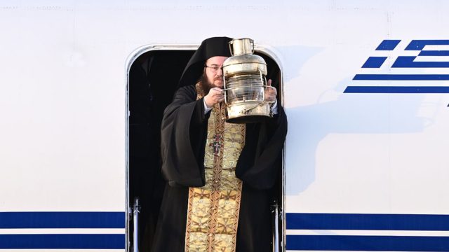 Πάσχα σε εμπόλεμη ζώνη: Το θρίλερ με το Άγιο Φως και τα «κλειστά» Ιεροσόλυμα – Τα 2 εναλλακτικά σενάρια μεταφοράς