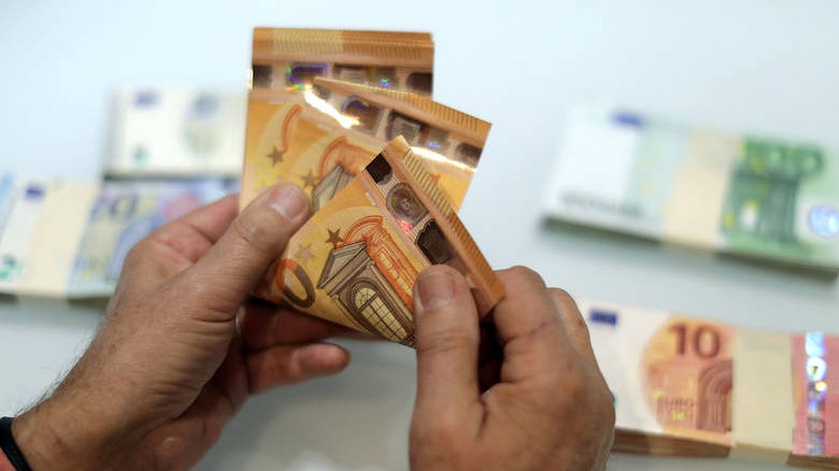 Fuel Pass, «επιταγή ακρίβειας» και «ψαλίδι» στον ΦΠΑ: Το σχέδιο-ανάσα των 2 δισ. που περιμένει το πράσινο φως από τις Βρυξέλλες