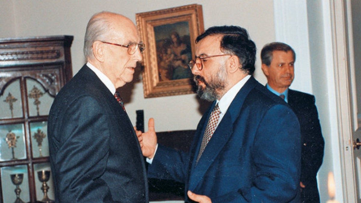 Σαν σήμερα 16 Μαρτίου 1994: Νέος Υπουργός Πολιτισμού στη θέση της Μελίνας Μερκούρη ορκίζεται ο μουσικοσυνθέτης Θάνος Μικρούτσικος