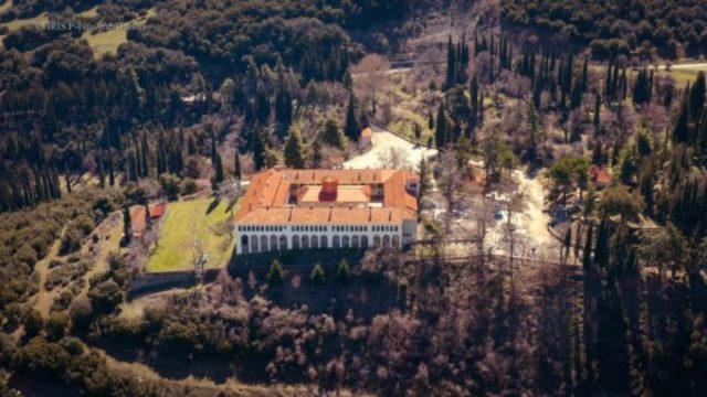 Σαν σήμερα 18 Μαρτίου 1821: Η πρώτη φλόγα στα Καλάβρυτα – Όταν οι Πετμεζαίοι «έκλεισαν» την ιστορία στους πύργους του Αρναούτογλου