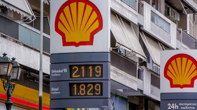 Σοκ στα πρατήρια: Αυξήσεις έως και 15% στα καύσιμα – Πάνω από 2,10 ευρώ το λίτρο θα φτάσει η αμόλυβδη – Η ακτινογραφία της ακρίβειας