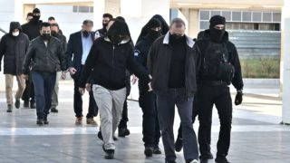 Σοκ από τη μητέρα της 12χρονης στον Κολωνό: Καταγγελία πως εμπλέκεται μεγάλος καναλάρχης!