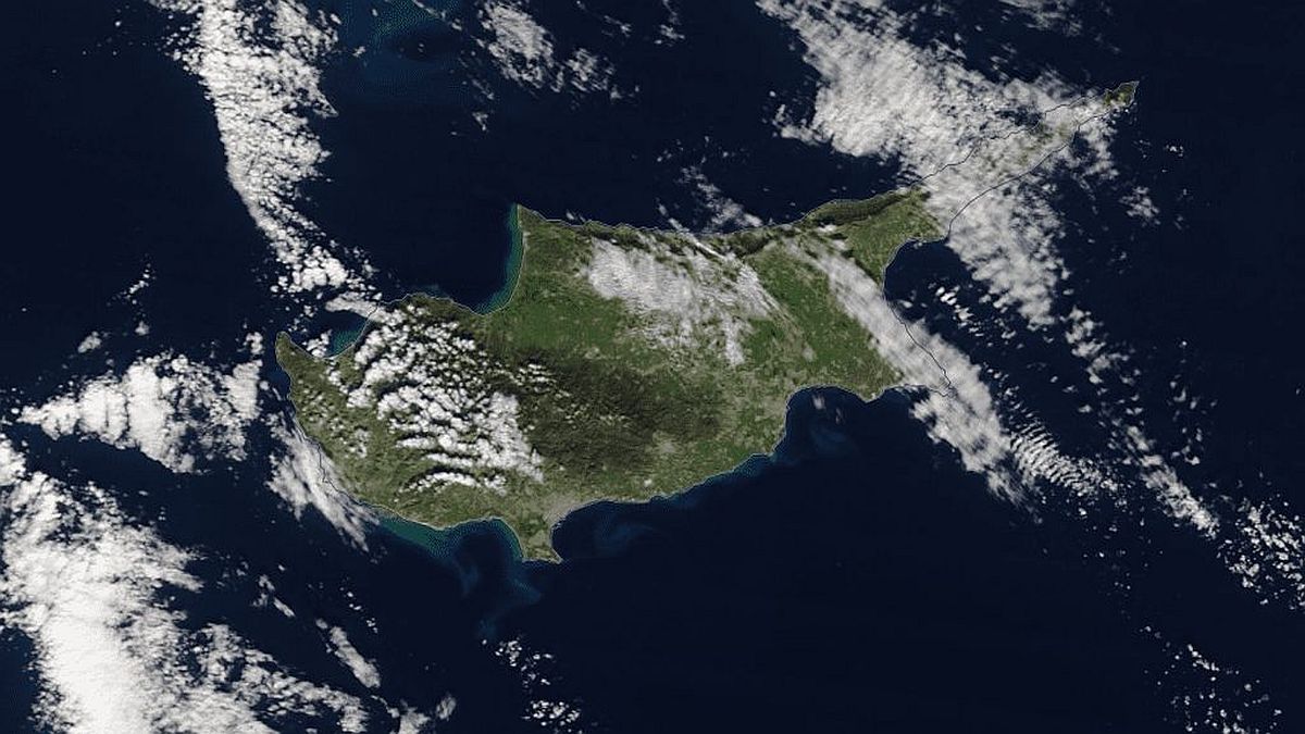 Έκλεισε ο εναέριος χώρος της Κύπρου για ύποπτο UAV – Στον αέρα τα ελληνικά F-16, πτήση της Aegean επέστρεψε στην Αθήνα