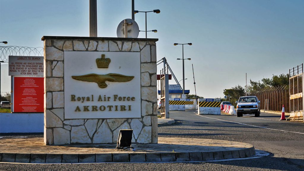Η Κύπρος παρακολουθεί στενά τις εξελίξεις στο στρατηγικό σημείο της RAF, καθώς τα πρωτόκολλα ασφαλείας ενεργοποιήθηκαν άμεσα για την αντιμετώπιση του κινδύνου.