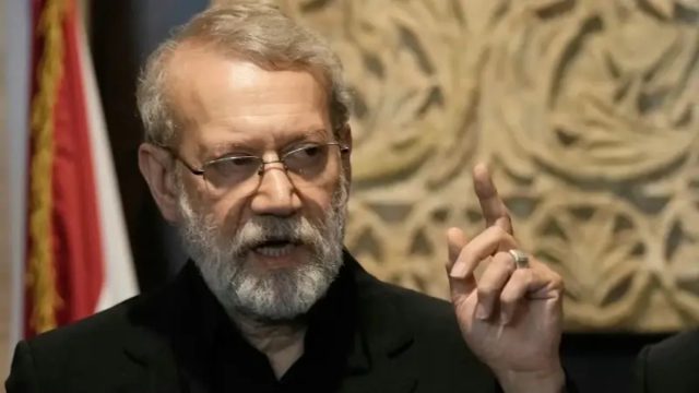 Σκληρές εικόνες με το δαχτυλίδι του Αλί Λαριτζανί μέσα στα συντρίμμια – Αποκαλυπτική φωτογραφία με το χέρι του πριν και μετά