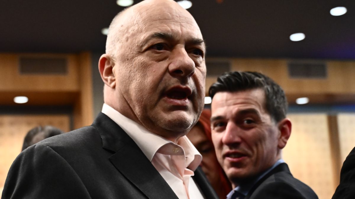 «Ντου» του Αχιλλέα Μπέου σε κοινοτικό γραφείο που είχαν καταλάβει αναρχικές ομάδες