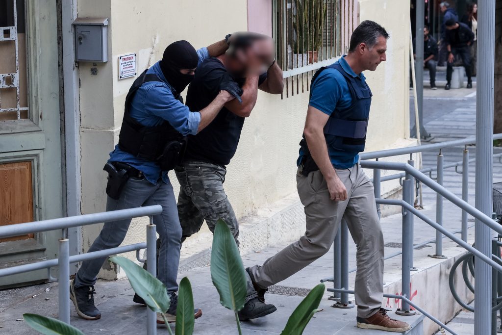 Ένα ανώνυμο ηλεκτρονικό μήνυμα και οι καταθέσεις μελών της οικογένειας Καργάκη άνοιξαν έναν νέο κύκλο ερευνών για το αιματοκύλισμα στα Βορίζια