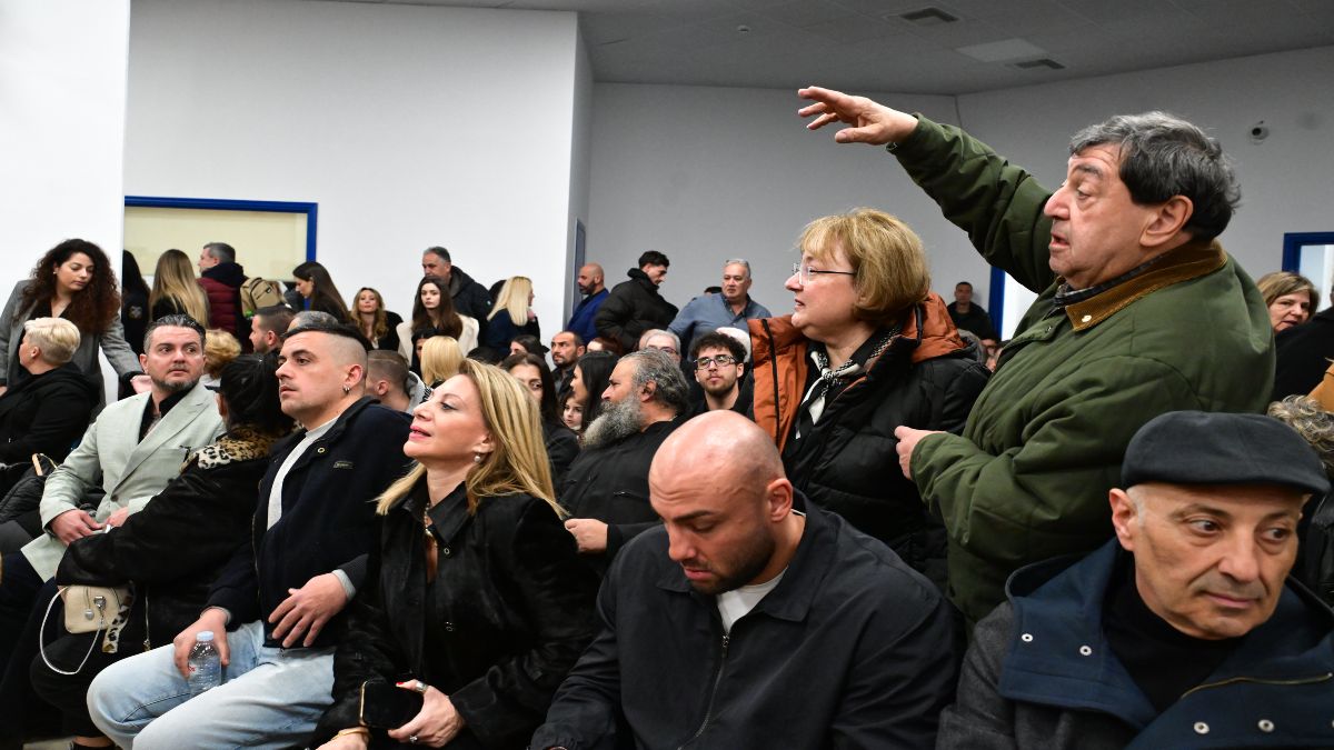 Ο Άρειος Πάγος μετά το χάος στη δίκη των Τεμπών: «Φαινόμενα “αγανακτισμένων”, εμποδίζουν την έναρξη, απειλούν ζωές δικαστών»