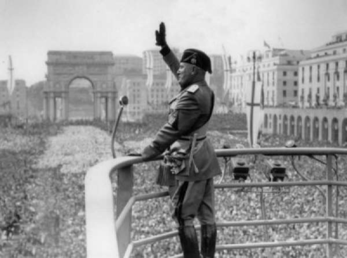Το 1922, με την Πορεία προς τη Ρώμη, ο Μουσολίνι έγινε ο νεότερος Πρωθυπουργός στην ιστορία της Ιταλίας