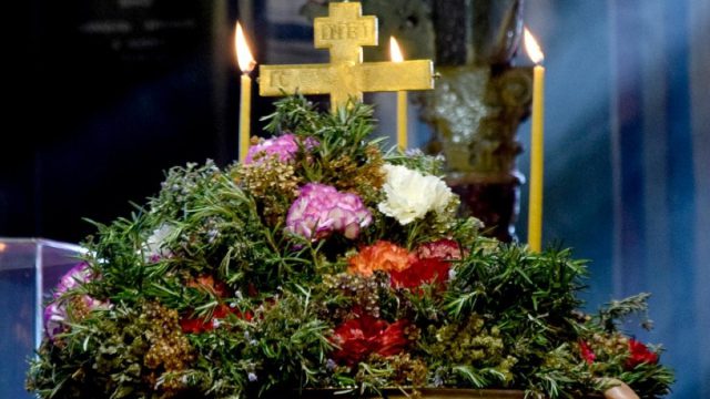 Γιορτή για την Εκκλησία: Κυριακή της Σταυροπροσκυνήσεως σήμερα (15/3) – Μια ημέρα πίστης και παράδοσης
