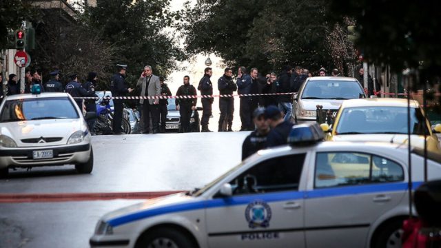 Κολωνάκι: Στα χέρια της ΕΛ.ΑΣ. 54χρονη για ληστεία 200.000 ευρώ
