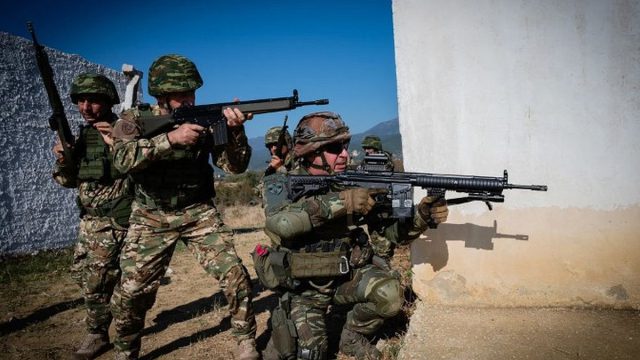 3 ώρες από την Αθήνα: Οι τρεις πιο ασφαλείς πόλεις της Ελλάδας σε περίπτωση πολέμου