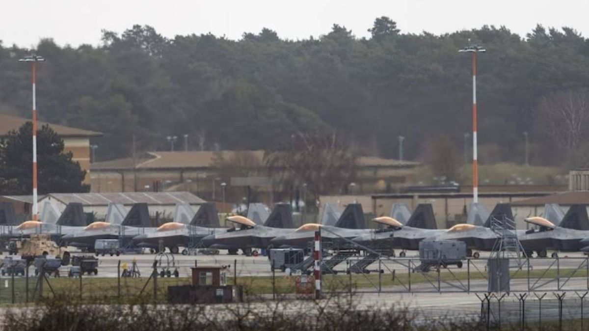 Ζευγαράκια της ΕΥΠ κοντά σε αμερικανικές στρατιωτικές βάσεις