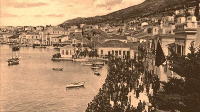 Σάμος 1913: Η ημέρα που το Αιγαίο βάφτηκε γαλανόλευκο – 113 χρόνια από την ιστορική απελευθέρωση