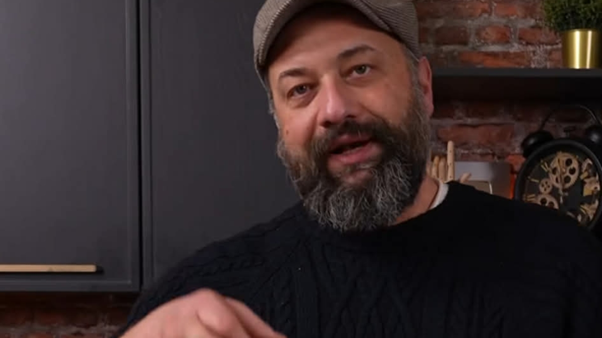 Floutsou: Έβγαλε νέο σάντουιτς και προκαλεί φρενίτιδα – Με τι γεύση είναι;