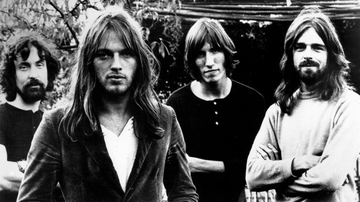 Σαν σήμερα 24 Μαρτίου 1973: Η μέρα που το φως ανέλυσε το σκοτάδι – Η κυκλοφορία του «The Dark Side of the Moon» στη Βρετανία