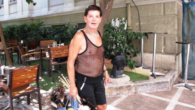 «Η Φτερού της Αθήνας»: Η αληθινή ιστορία της πιο cult φυσιογνωμίας της αστικής λαογραφίας 