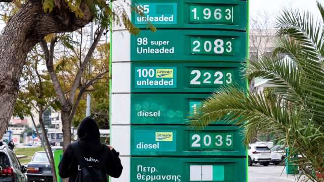 Πόσα κερδίζετε στην αντλία: Αναλυτικοί πίνακες και παραδείγματα για fuel pass και diesel