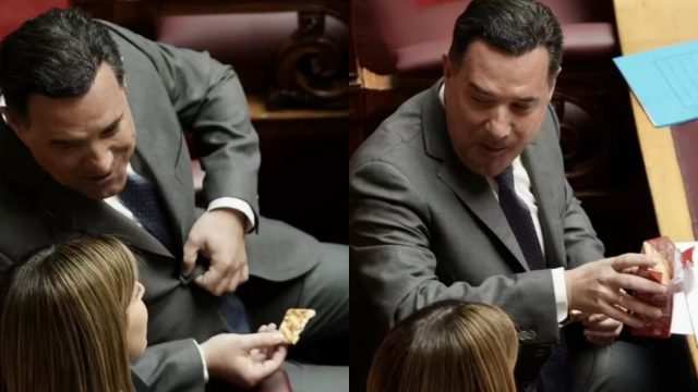 Διέρρευσε το βίντεο του Άδωνι Γεωργιάδη με τα περίφημα κρακεράκια