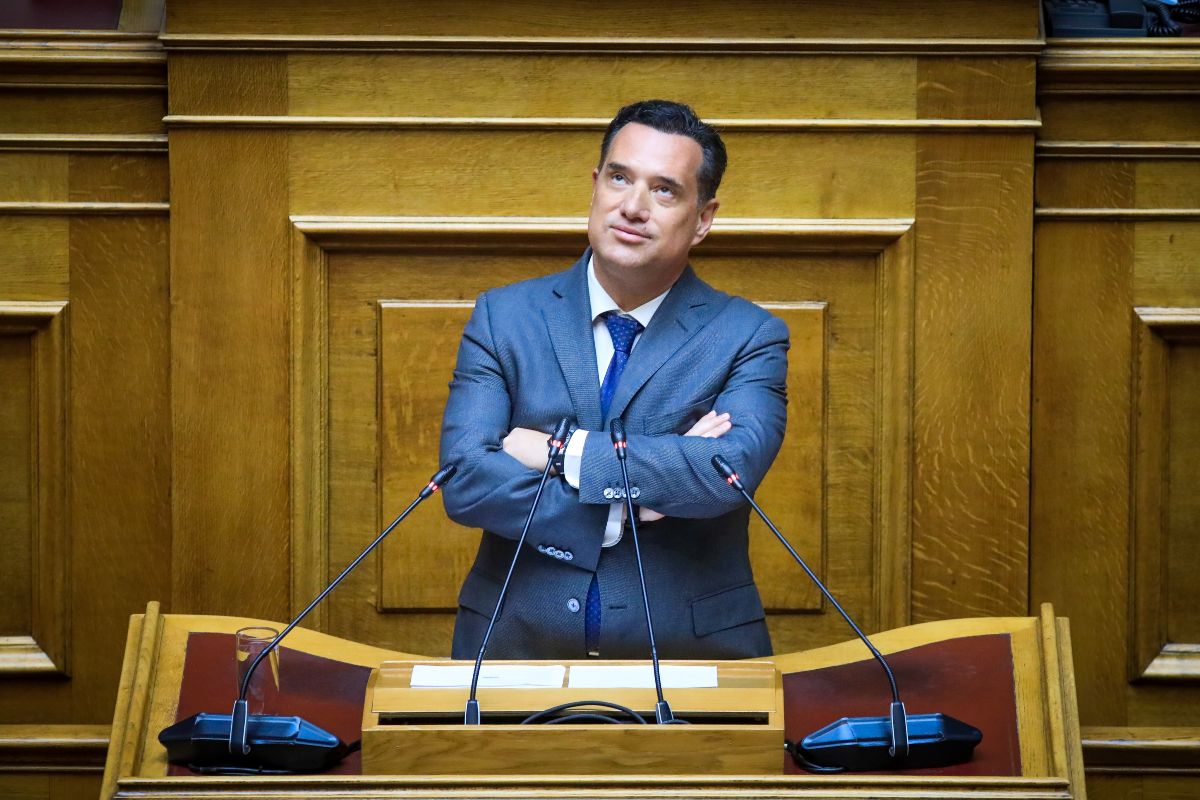 Διακοπή συνεδρίασης στη Βουλή μετά από καταγγελία Γεωργιάδη