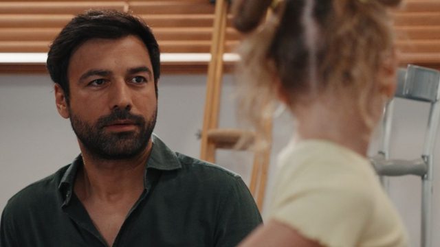 Η γη της ελιάς: Ο Στέφανος φεύγει για Γερμανία και η Μαλένα τον ακολουθεί