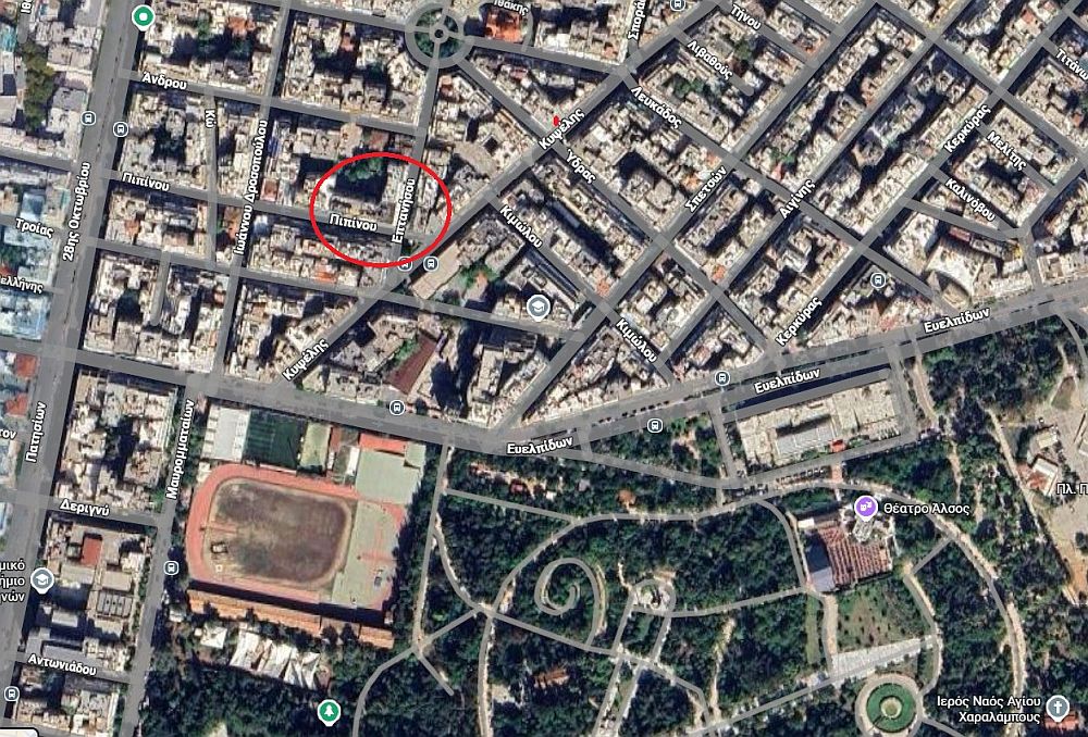 Στον κόκκινο κύκλο το καταφύγιο