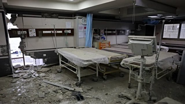 Ιράν: Βρέφη μεταφέρονται μετά τον βομβαρδισμό νοσοκομείου