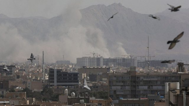 Σοκάρει Ελληνίδα για τον πόλεμο στη Μέση Ανατολή: «Βρισκόμαστε εγκλωβισμένοι 49 άνθρωποι – Μια κοπέλα είναι έγκυος»