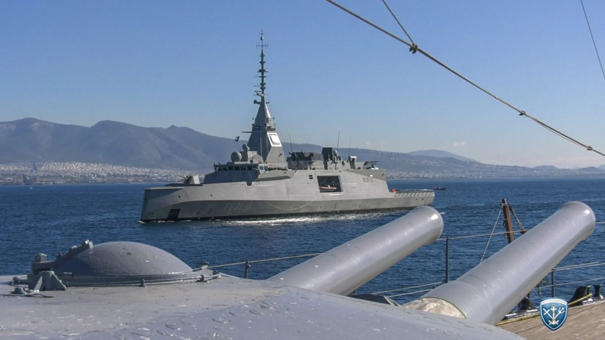 Έφτασαν στην Κύπρο οι φρεγάτες: Γιατί οι ΗΠΑ ζητούν από το προσωπικό τους να φύγει από το νησί; Εκκενώσεις στον Λίβανο