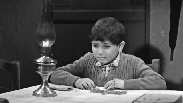 Βασιλάκης Καΐλας: Ο μικρός λούστρος του ελληνικού σινεμά γίνεται ντοκιμαντέρ