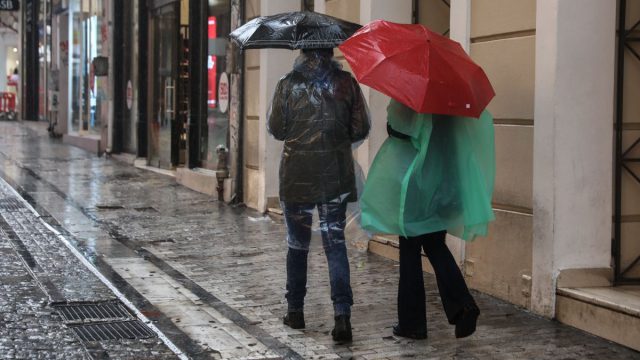 Καιρός σήμερα 17/3: Μεταβολή σκηνικού με βροχές και νεφώσεις – Η πρόγνωση Αρνιακού και Αρναούτογλου για την Αττική