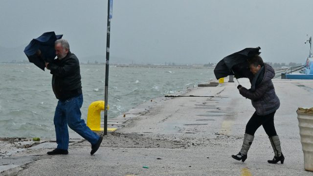 Καιρός: Διαφωνία δύο μετεωρολόγων για το αν υπάρχει «σιβηρική εισβολή» στη χώρα