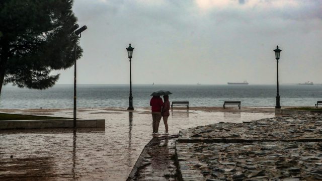 Καιρός σήμερα 23/3: Παραμένει άστατο το σκηνικό – Πώς θα κυλήσει η μέρα σύμφωνα με Ρήγου και Αρναούτογλου
