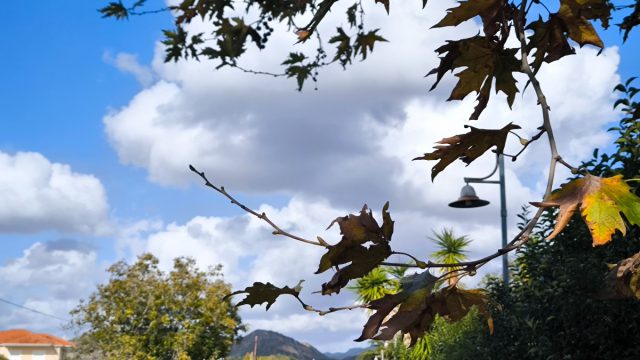 Καιρός σήμερα 3/3: Ανοιξιάτικο σκηνικό με τοπικές βροχές – Πώς θα εξελιχθεί σύμφωνα με Ρήγου και Αρναούτογλου