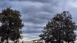 Καιρός σήμερα 31/3: Άστατο σκηνικό με βροχές, καταιγίδες και νοτιάδες – Η πρόγνωση Καλλιάνου και Σούζη