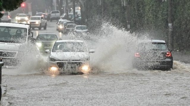 Καιρός – Συναγερμός για την κακοκαιρία: Προειδοποίηση από Τσατραφύλλια για τριπλάσιες ποσότητες νερού – Αυτές είναι οι πιο επικίνδυνες ώρες