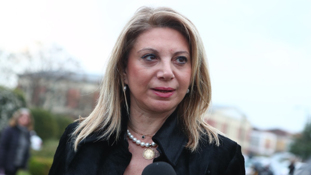 Καρυστιανού μπροστά στις κάμερες μέσα στο δικαστήριο – «Παιδιά μην φύγετε…»