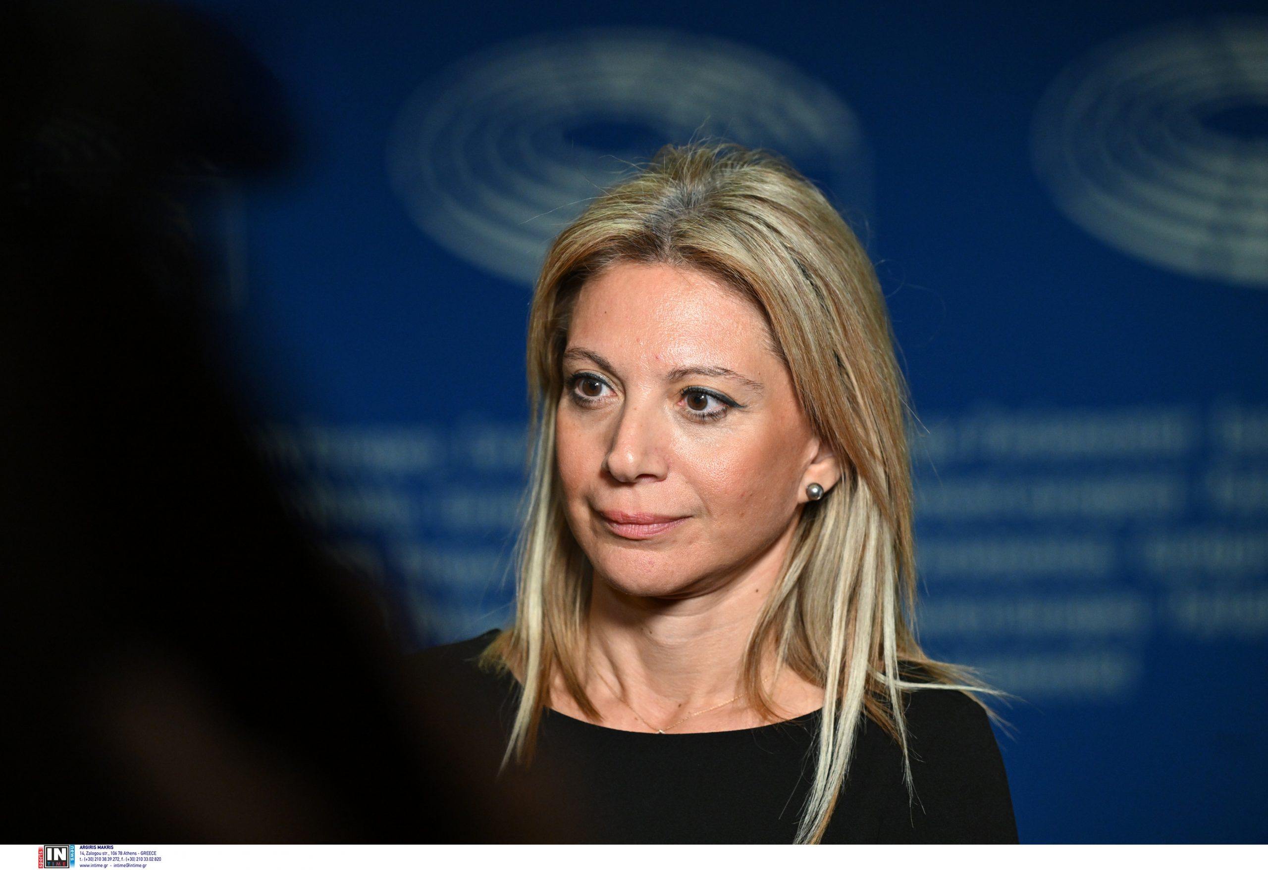 Με μια σκληρή ανάρτηση, η Μαρία Καρυστιανού εξαπέλυσε «πυρά» κατά του Επιτρόπου Μεταφορών, Απόστολου Τζιτζικώστα