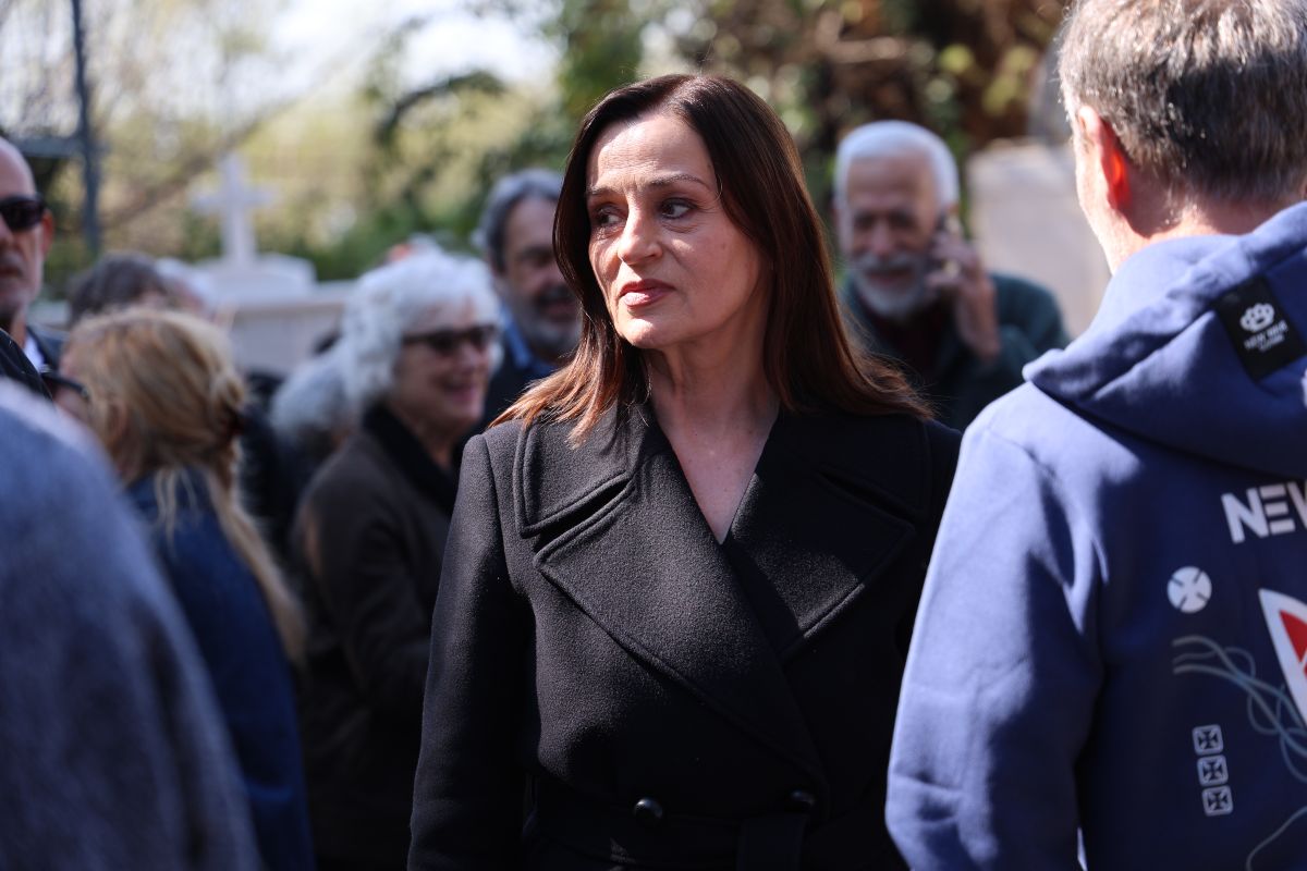 Θλίψη στην κηδεία του Γιώργου Πανουσόπουλου