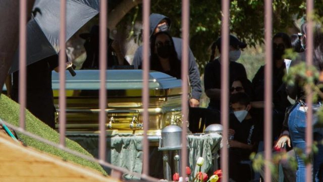 Κηδεία Ελ Μέντσο στο Μεξικό: Γιατί πολλοί πενθούντες φορούσαν μάσκες