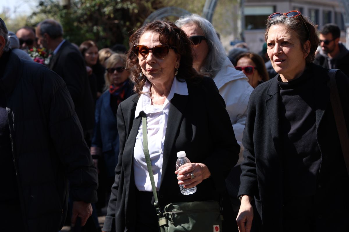 Το ύστατο χαίρε στον Γιώργο Πανουσόπουλο