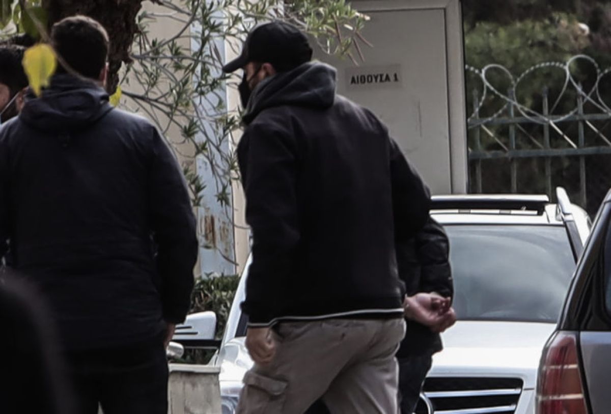 Η μητέρα της 12χρονης μιλά για καναλάρχη