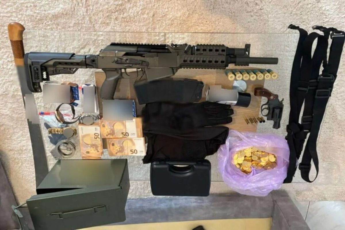 Υπόσχονταν χρυσές λίρες σε χαμηλές τιμές και άρπαζαν χιλιάδες ευρώ