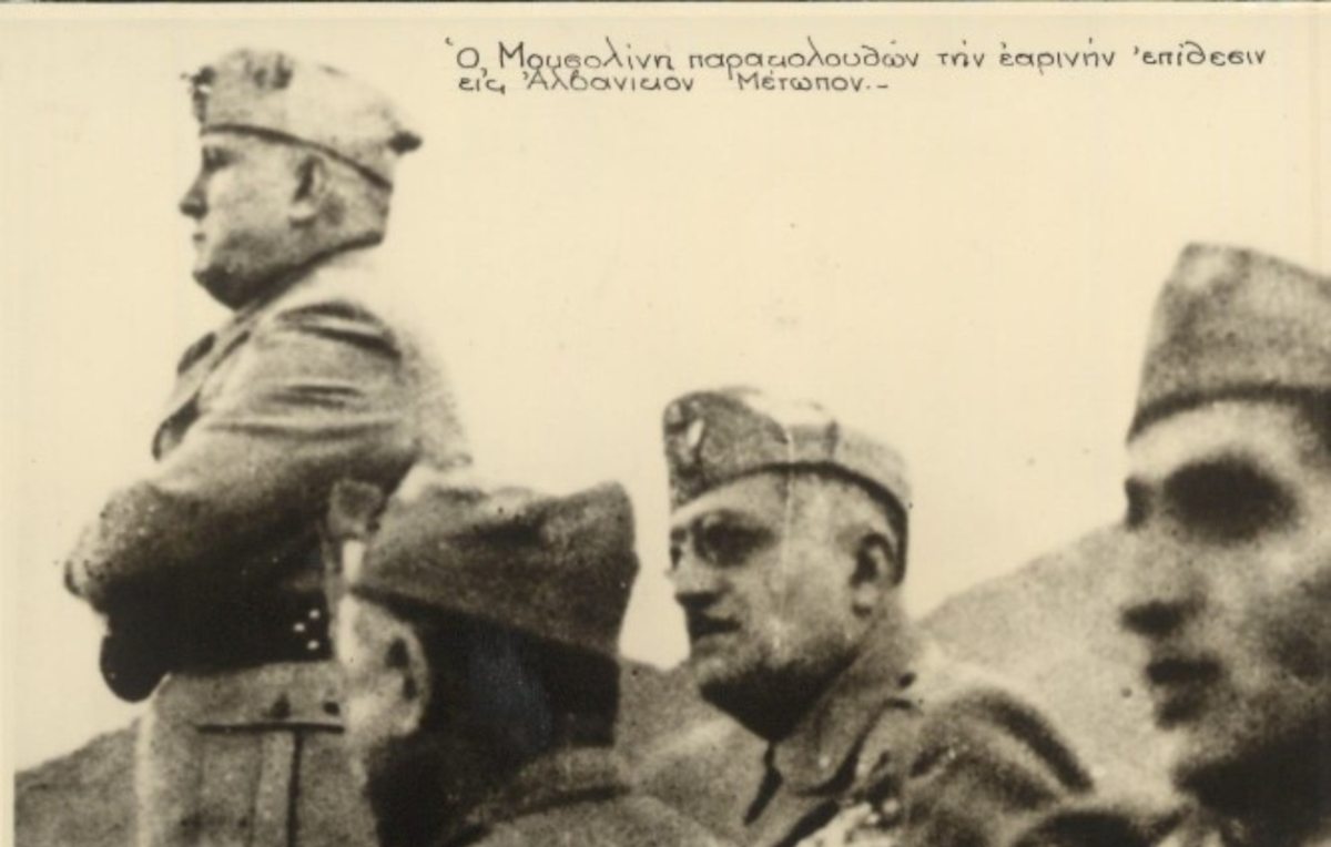 Ο Μουσολίνι έφτασε στην Αλβανία στις 2 Μαρτίου και εγκαταστάθηκε σε ένα παρατηρητήριο στο βουνό Κόμαριτ
