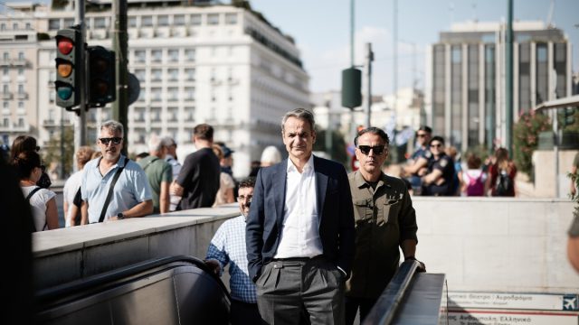 Γιατί μια απλή Πέμπτη η ΕΛ.ΑΣ. κλείνει το Μετρό του Συντάγματος στις 17:30