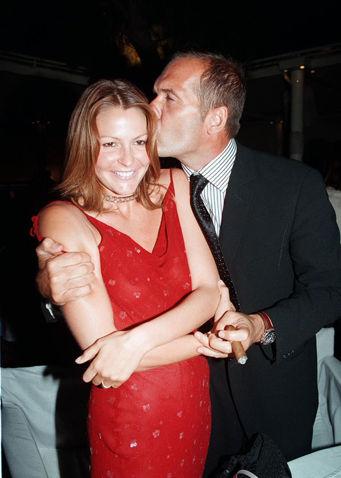 Μιλώντας για την πτώση της ΙΜΑΚΟ αλλά και τη δύναμη του μάρκετινγκ, ο Πέτρος Κωστόπουλος αποκάλυψε παρασκήνια για το πώς η Ελένη Μενεγάκη αποτελούσε ξεχωριστό κεφάλαιο για τα κανάλια.