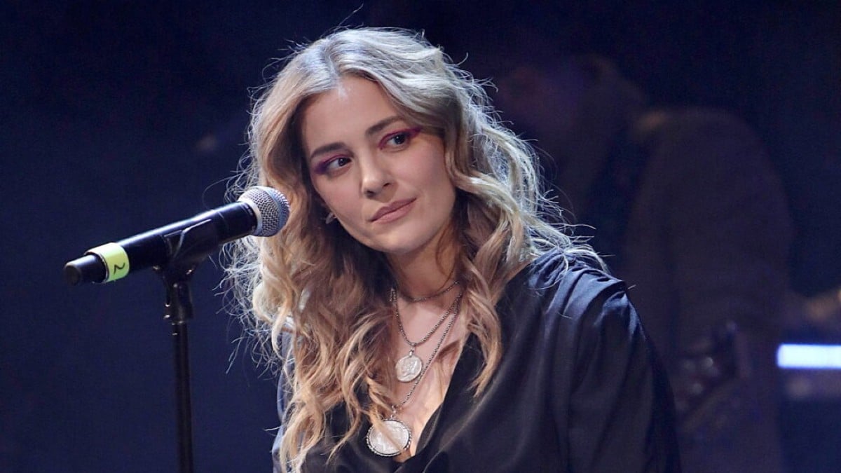 Συμβαίνουν και αυτά όταν η Μποφίλιου τραγουδάει «Φωτιά με Φωτιά» και γίνεται χαμός