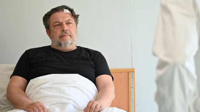 Να μ’αγαπάς: Ο θάνατος του Θεόφιλου ανατρέπει τα πάντα – Η οικογένεια σοκάρεται από τη διαθήκη