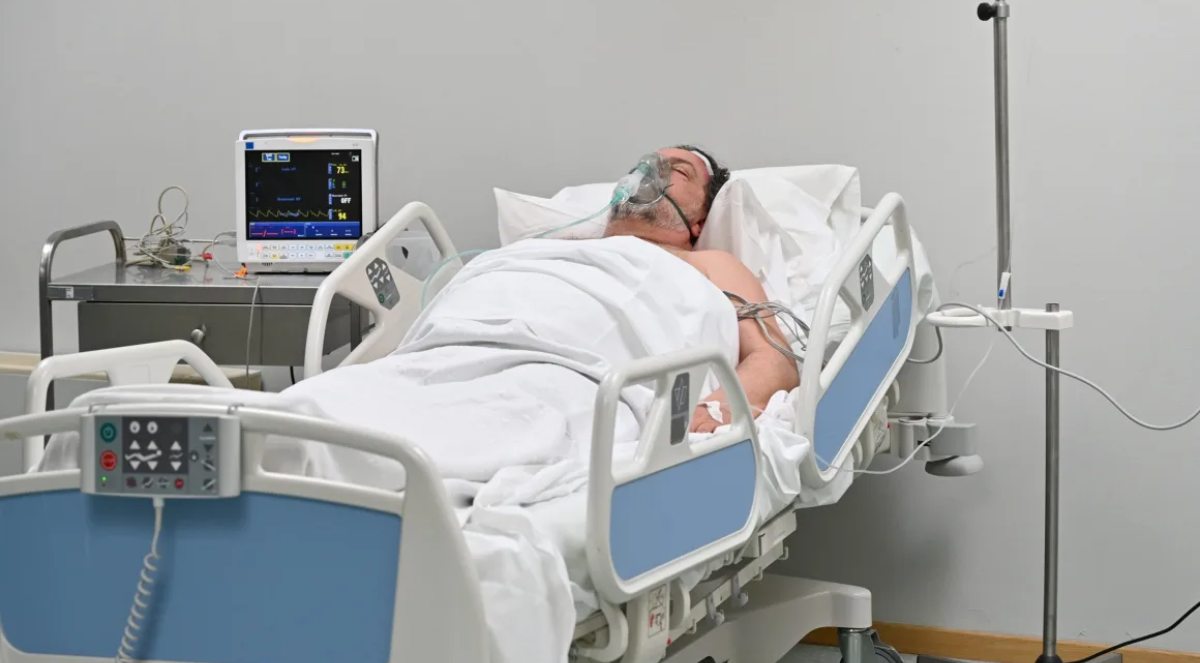 Οι γιατροί ανακοινώνουν ότι χρειάζεται άμεση μεταμόσχευση νεφρού για να παραμείνει στη ζωή